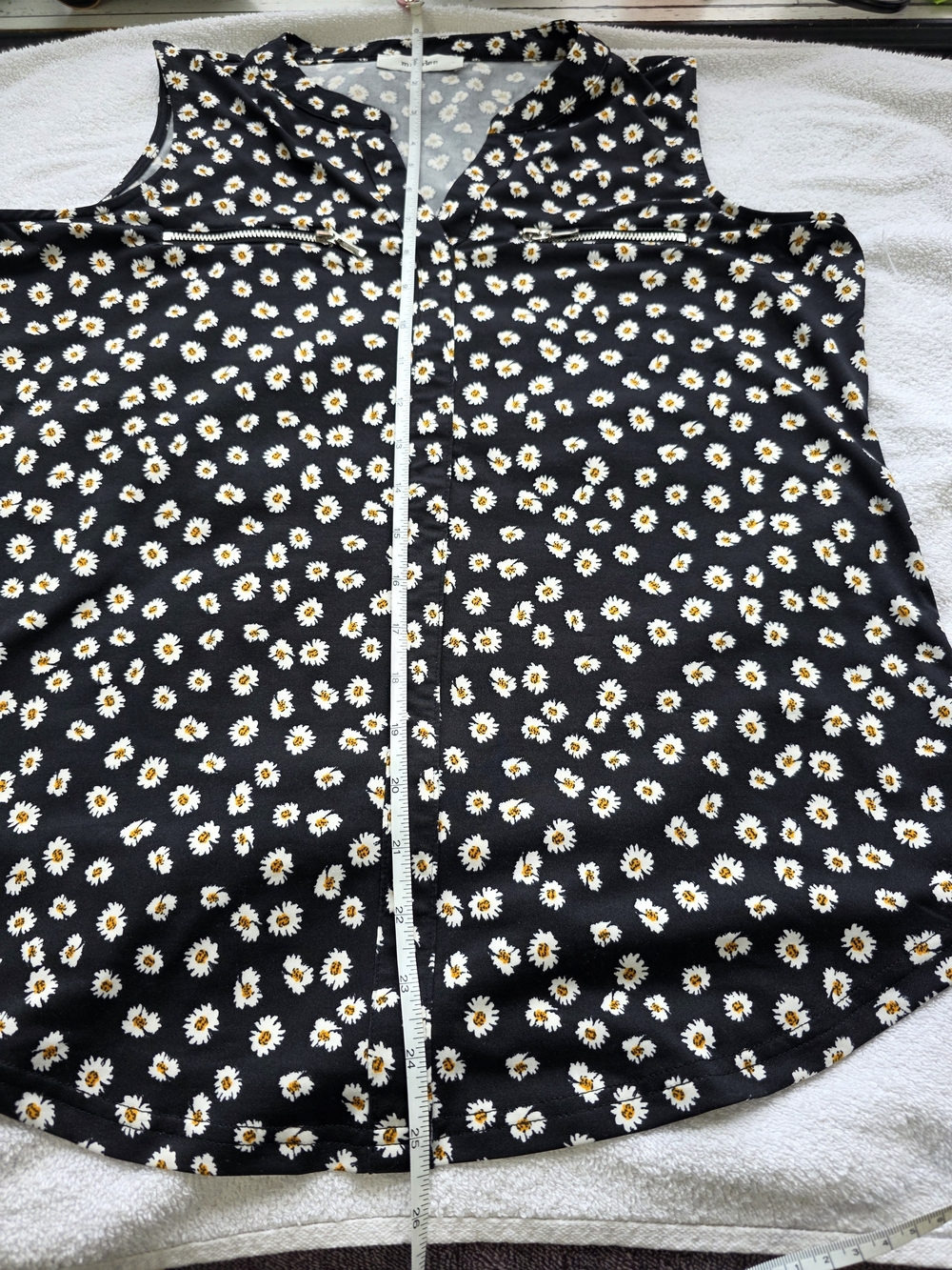 Mandee Daisy Floral Zip Pocket Sleeveless Blouse Size M Casual Business Office - Picture 9 of 9